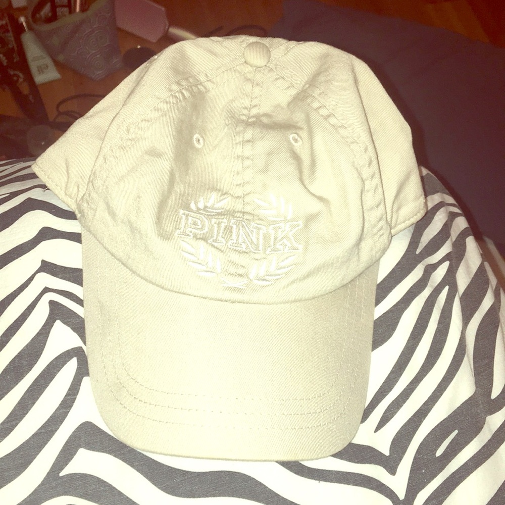 Vs pink hat